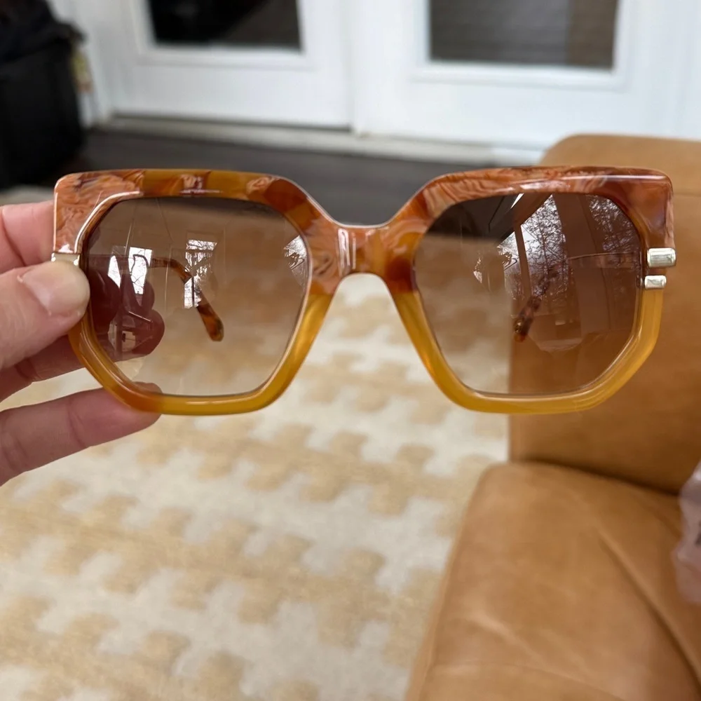 LIKE NEW $500 MSRP CHLOE West Butterfly Sunglasses in Brown